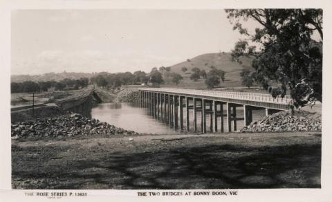 The two bridges at Bonny (Bonnie) Doon