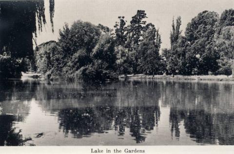 Lake in the Gardens, Castlemaine