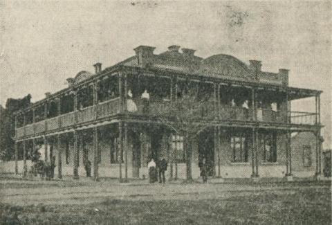 Commercial Hotel, Warragul, 1918-20