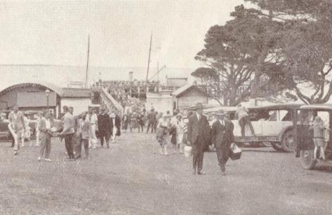 Cowes Pier, 1929