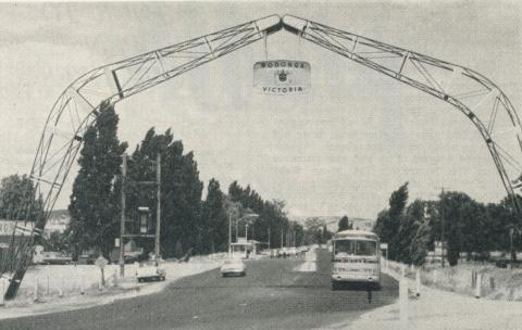 The Lincoln Causeway Leads into Wodonga from the north, 1965