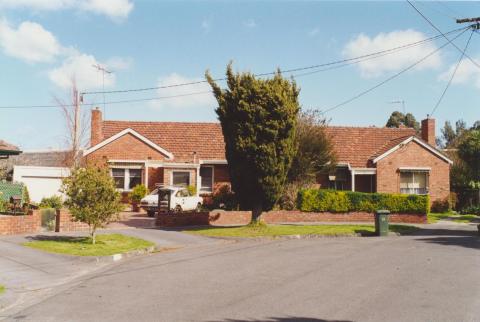 O'Connell Street, Richmond, 2000