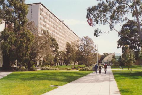 Monash University, 2000