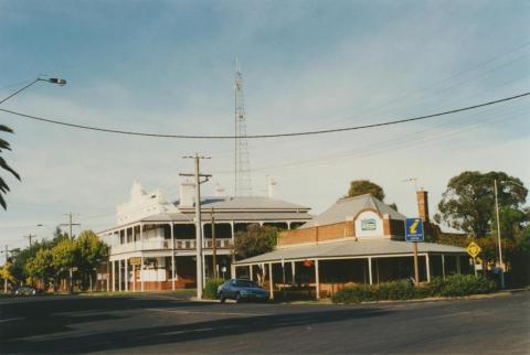 Cobram, 2002
