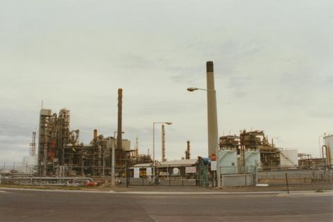 Corio oil refinery, 2002