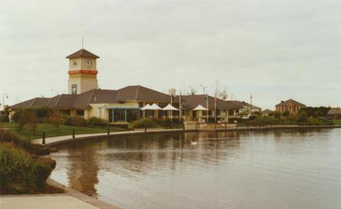 Caroline Springs, 2002