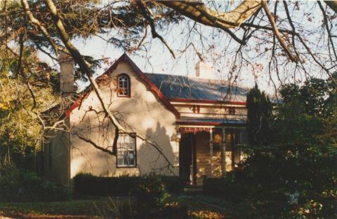 Schramms Cottage, Victoria Street, Doncaster, 2002