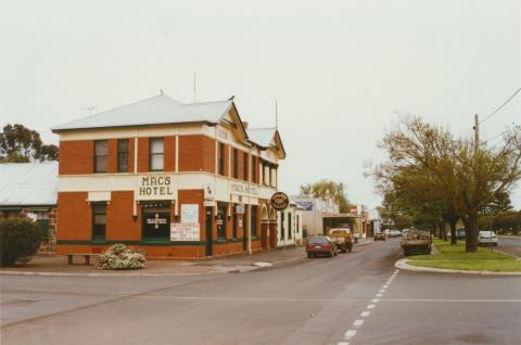 Mortlake, Main Street, 2002