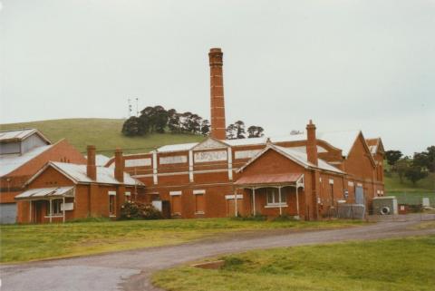 Glenormiston butter and cheese factory, Noorat, 2002
