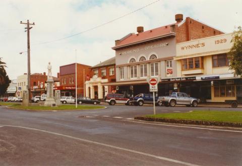 Commercial Road, Yarram, 2003