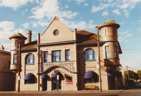 Bendigo Hotel, Collingwood, 2003
