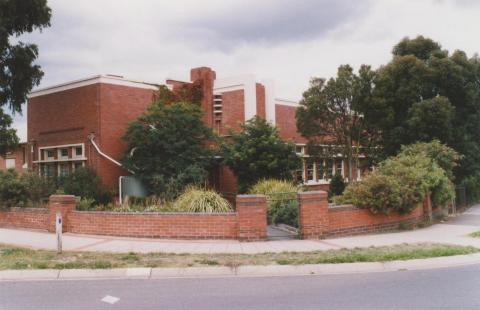 Primary school, Commercial Road, Morwell, 2010