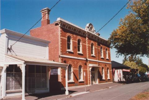 Main Street, Romsey, 2012