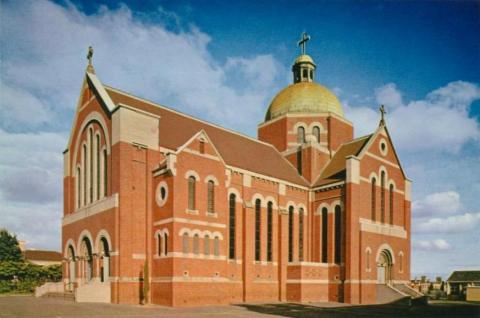 Sacred Heart Church, Kew, 2010