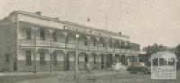 Royal Mail Hotel, Warracknabeal, 1950