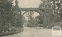 Entrance to Victoria Park, Echuca, 1947-48