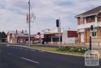 Post Office, shops, former State Bank, Stratford, 1998