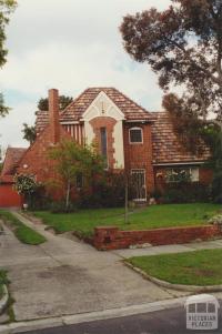 Tudor Court, Ivanhoe (Jennings estate), 2000