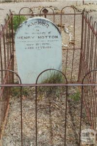 Grave of Henry Motton, Whroo Cemetery, 2001