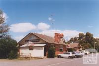 Ti Tree Hotel Warrion, 2010