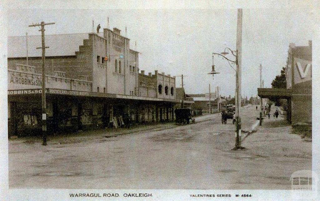 Paramount Theatre, Warragul Road, Oakleigh, c1920 Paramount Theatre, Warragul Road, Oakleigh, c1920