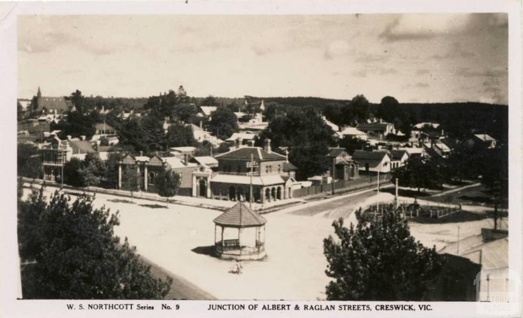 Junction of Albert and Raglan Streets, Creswick