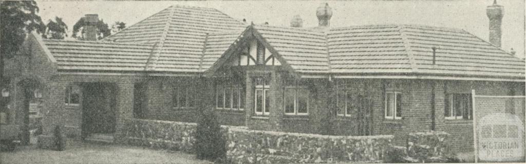 Mount Dandenong Hotel, Olinda, 1950