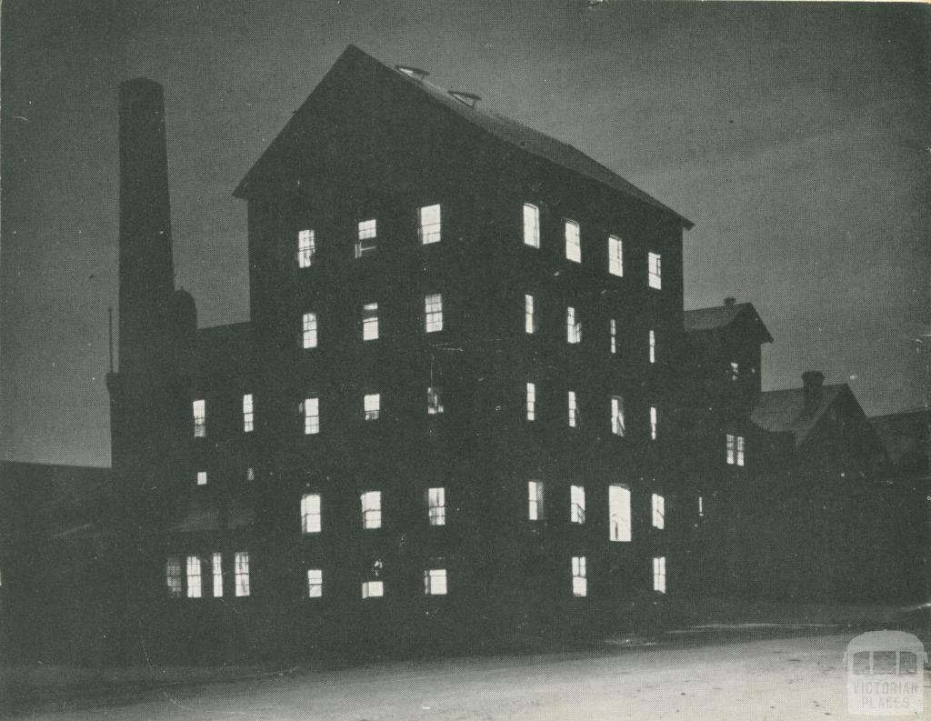 Night lights of the town, Echuca, 1950