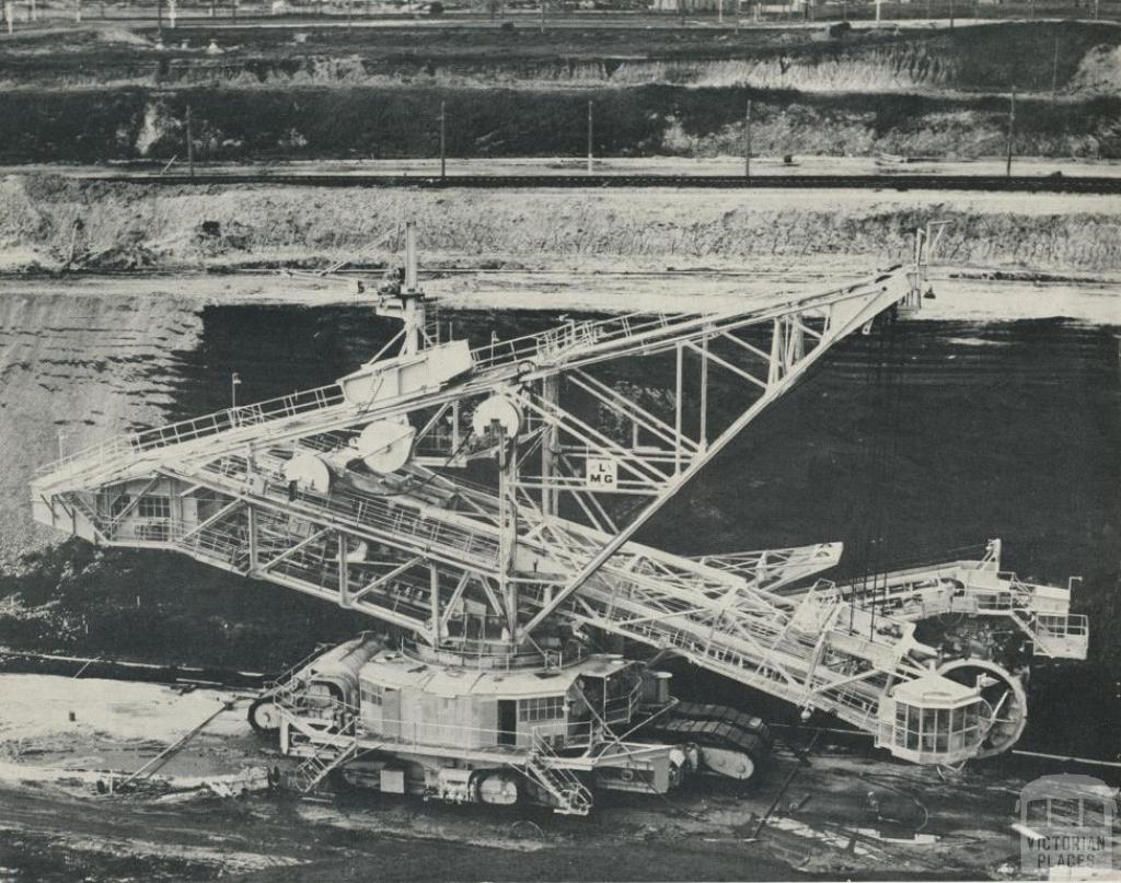 Bucket-wheel dredger, Morwell open cut, 1959