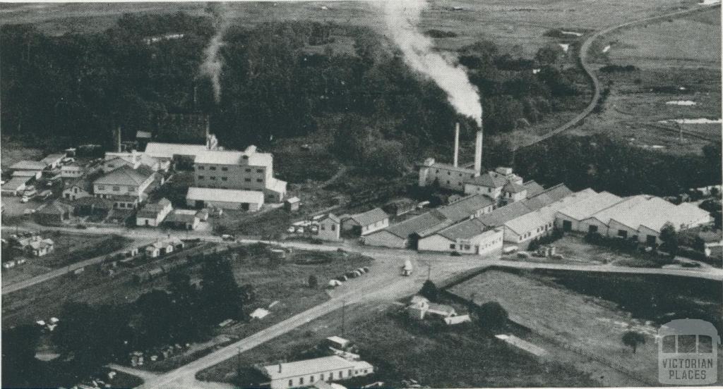Aerial view of Maffra Co-operative and Nestle's butter and cheese factories, 1955