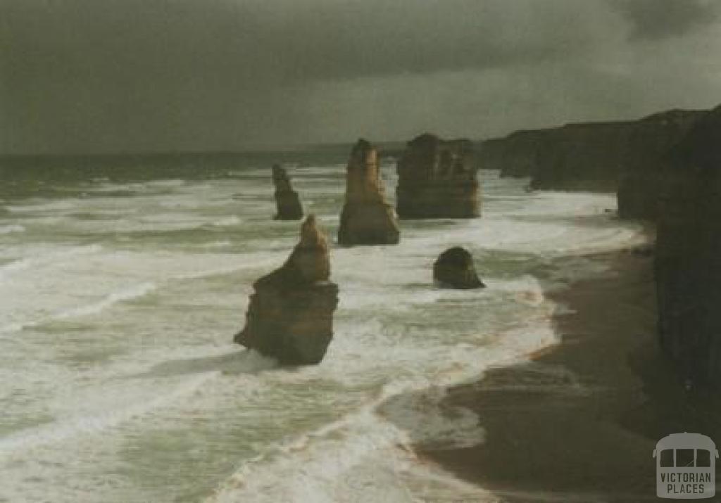 A storm approaching the 12 Apostles east of Port Campbell