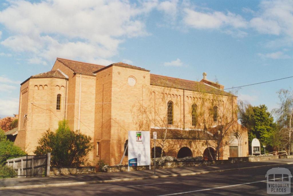 Ewing Memorial (Presbyterian) Uniting Church, Deepdene, 2000