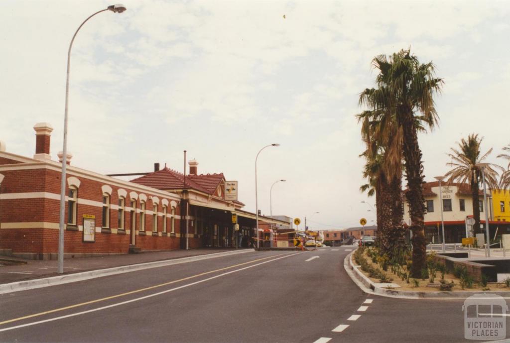 Sandringham Railway Station, 2001