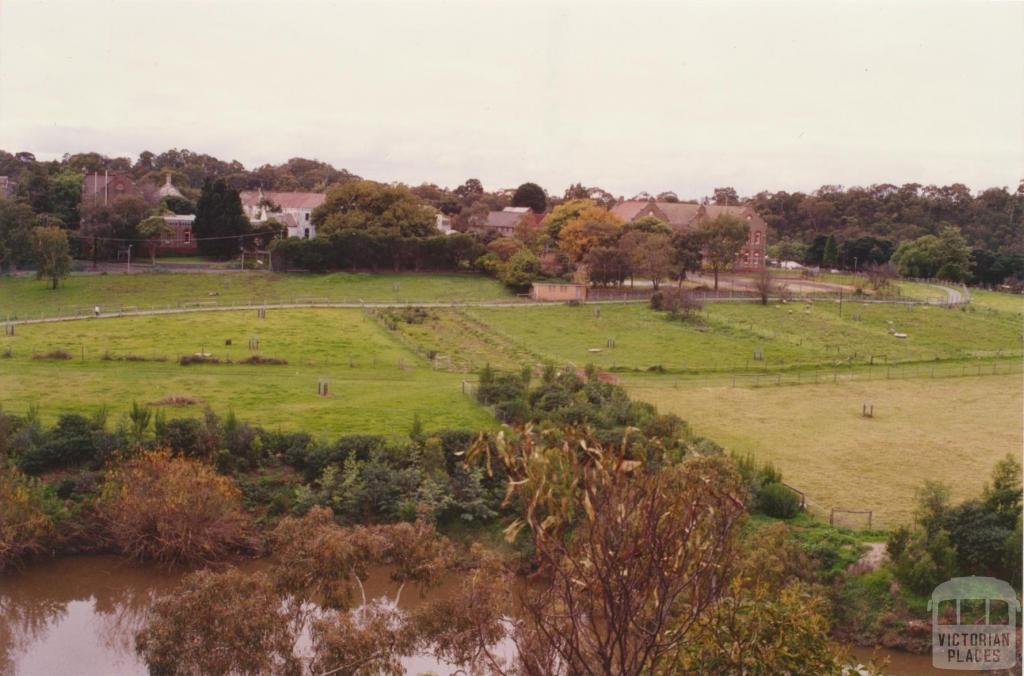 Abbotsford Convent, 2001