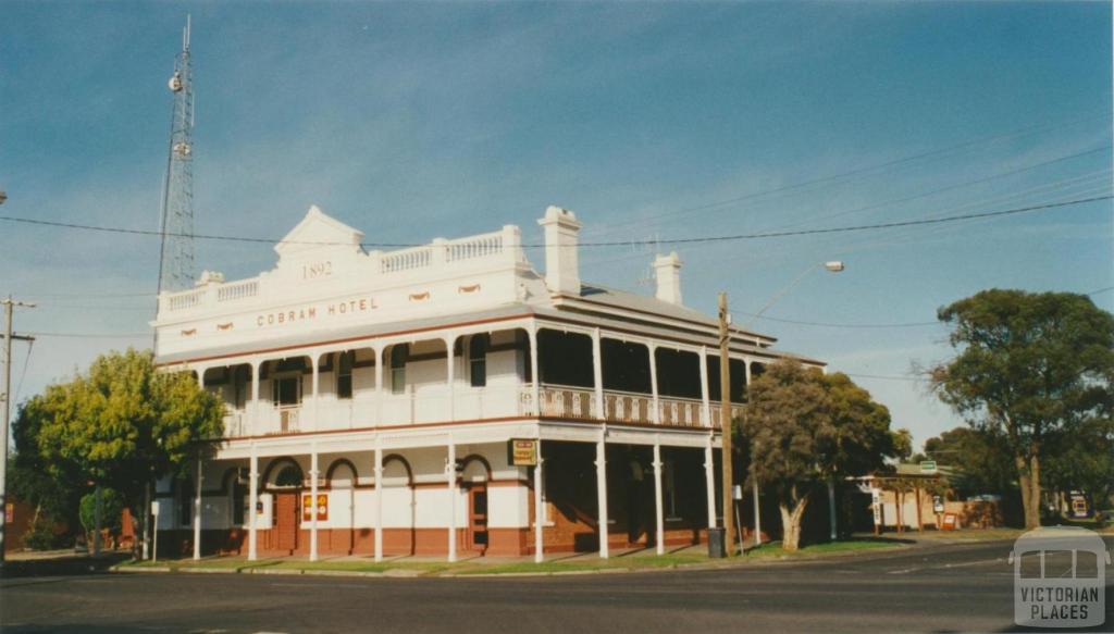 Cobram Hotel, 2002