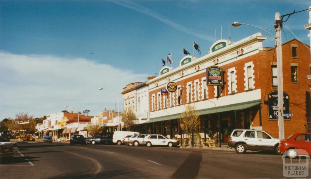 Stawell, Main Street, 2002
