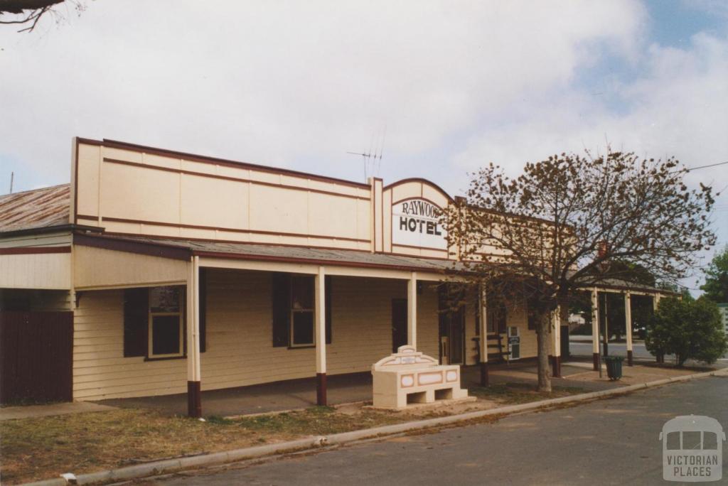 Raywood Hotel, 2007