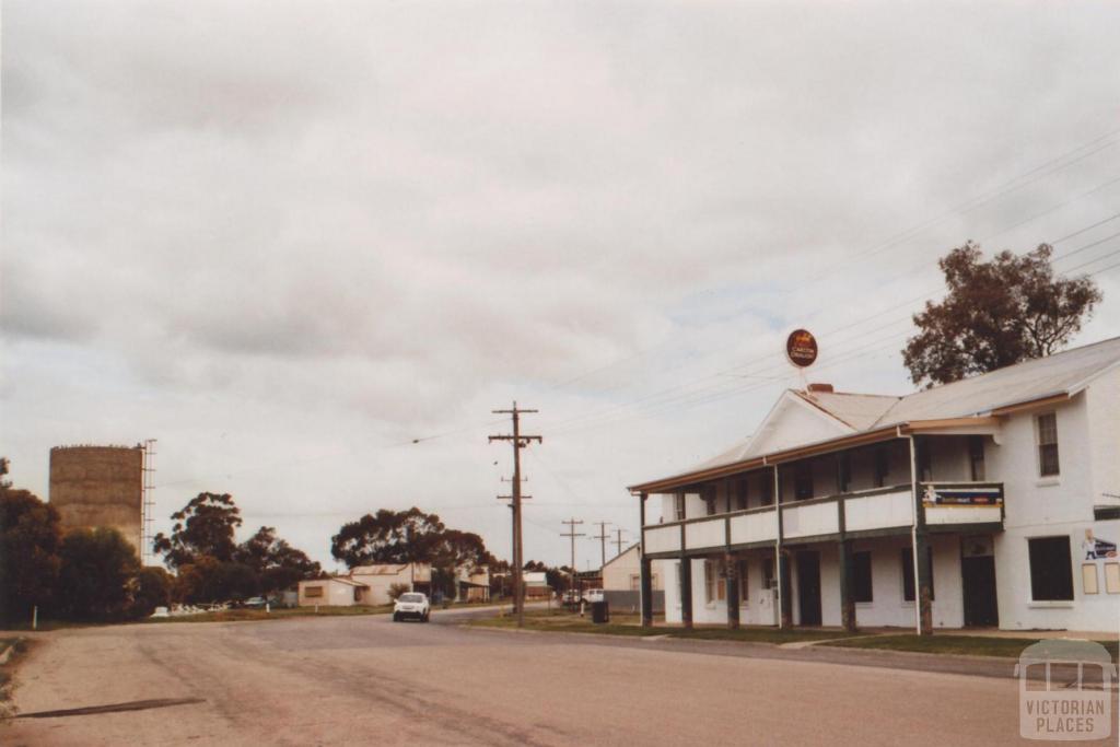 Hotel and Main Street, Ultima, 2010