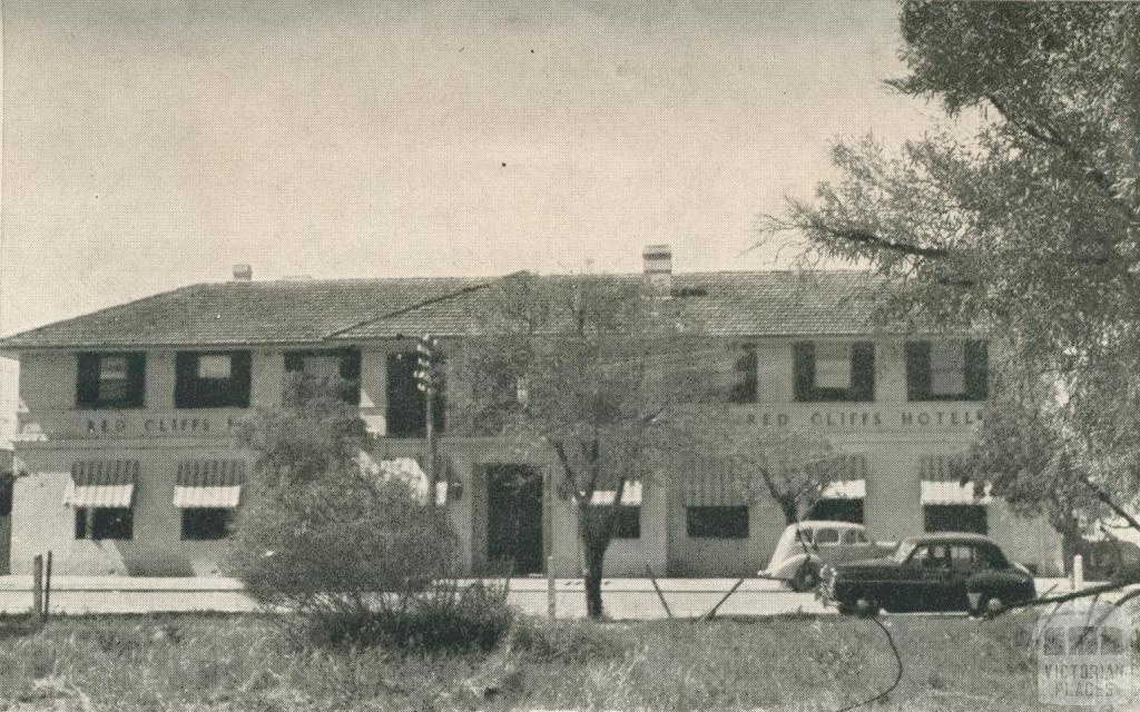 Red Cliffs Hotel
